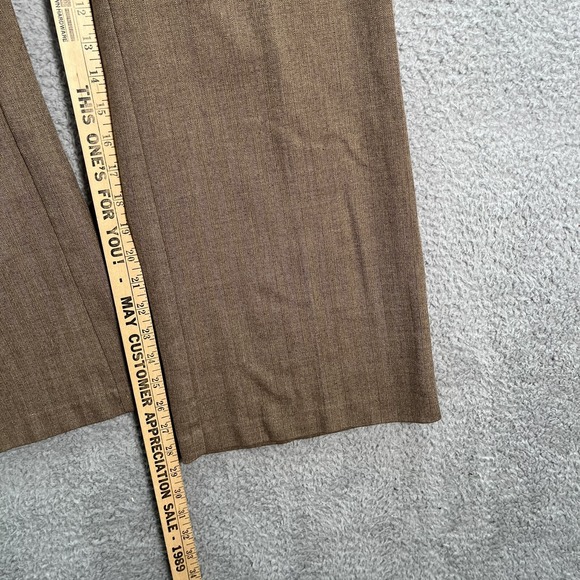 Dockers Pants Womens 10 Medium Brown Mid Rise Wide Flared Leg Preppy Careerwear - Picture 4 of 9
